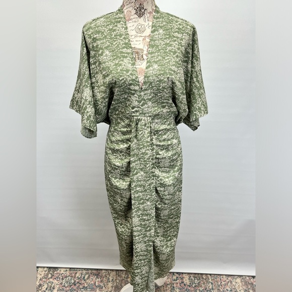ENTRO Moss green and white abstract print kimono style midi dress size M. - Picture 1 of 14
